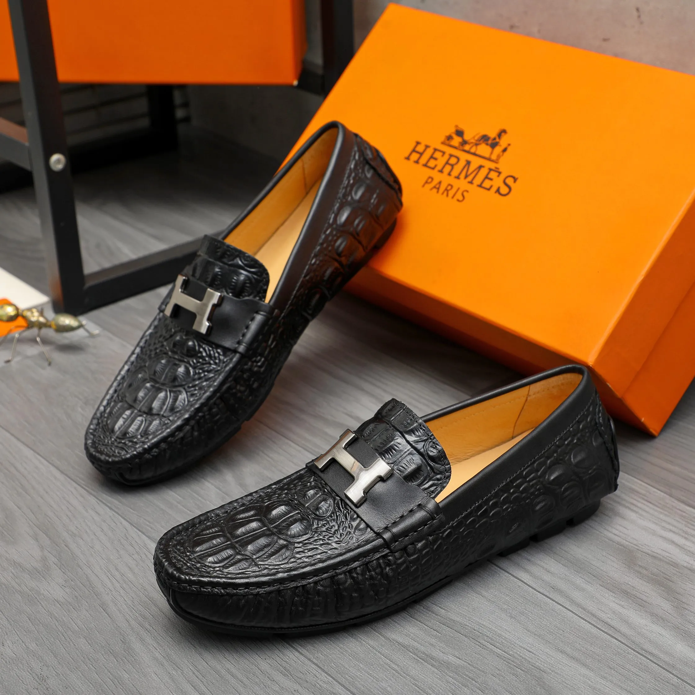Men's shoes 💰p380 Product trademark: HERMES "Hermes" casual slip-on men's shoes Regular size: 38-45 Product materials: Selected crocodile pattern cowhide upper, pigskin lining, rubber outsole